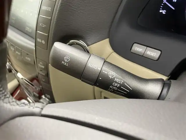 レクサス ＬＳ 460 バージョンU 群馬県 2006(平18)年 8.5万km ホワイトパールクリスタルシャイン マークレビンソン　プレミアムオーディオ/サンルーフ/－－－－－－－－－－－－/純正HDDメーカーナビ/・CD/DVD/MD/MSV(HDD)/フルセグTV/－－－－－－－－－－－－/サンルーフ　マークレビンソン　純正メーカーＨＤＤナビ　バックカメラ　ベージュ本革シート　シートベンチレーション　ステアリングヒーター　ＥＴＣ　追従クルーズ　ＬＫＡ　ＰＣＳ　電動サンシェード　　禁煙車