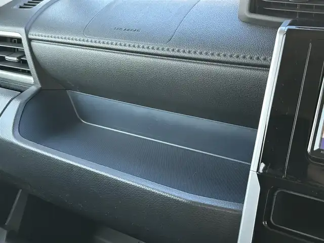 トヨタ ルーミー カスタムG－T 東京都 2021(令3)年 1.8万km 紺Ｍ ナビゲーション　/フルセグテレビ１　/ＣＤ　/ＡＵＸ接続　/ブルートゥース接続　/バックカメラ　/ETC/ドライブレコーダー/スマートキー/衝突軽減ブレーキ　/車線逸脱警報　/アイドリングストップ　/両側パワースライドドア　/シートヒーター　/保証書　/取扱説明書/整備手帳