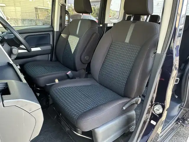 トヨタ ルーミー カスタムG－T 東京都 2021(令3)年 1.8万km 紺Ｍ ナビゲーション　/フルセグテレビ１　/ＣＤ　/ＡＵＸ接続　/ブルートゥース接続　/バックカメラ　/ETC/ドライブレコーダー/スマートキー/衝突軽減ブレーキ　/車線逸脱警報　/アイドリングストップ　/両側パワースライドドア　/シートヒーター　/保証書　/取扱説明書/整備手帳