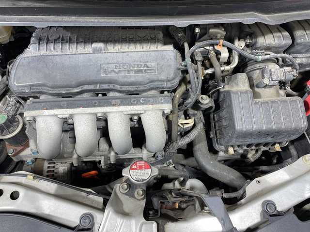 ホンダ フリード Gエアロ 神奈川県 2015(平27)年 4.2万km スーパープラチナメタリック 純正7インチナビ/車線逸脱警報/革ステアリング/バックカメラ/ハーフレザーシート/両側パワースライドドア/横滑り防止装置/ETC/LEDヘッドライト/オートライト/ウィンカーミラー/電動格納ミラー/純正15インチAW/スマートキー/フロアマット/純正エアロ（サイド・リア）