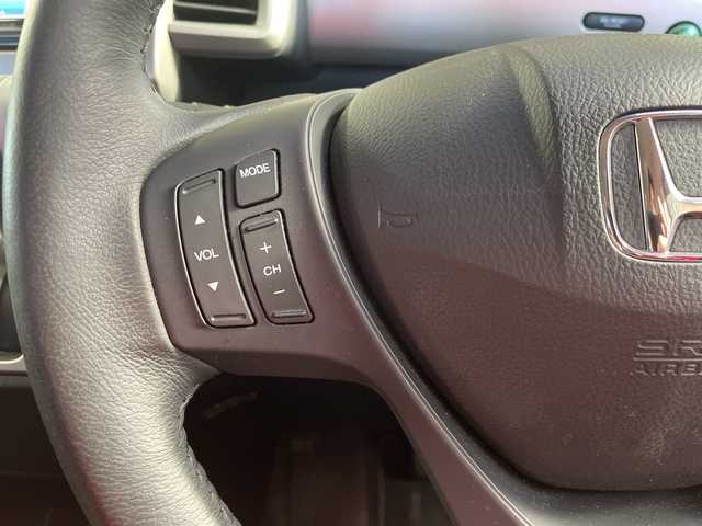 ホンダ フリード Gエアロ 神奈川県 2015(平27)年 4.2万km スーパープラチナメタリック 純正7インチナビ/車線逸脱警報/革ステアリング/バックカメラ/ハーフレザーシート/両側パワースライドドア/横滑り防止装置/ETC/LEDヘッドライト/オートライト/ウィンカーミラー/電動格納ミラー/純正15インチAW/スマートキー/フロアマット/純正エアロ（サイド・リア）