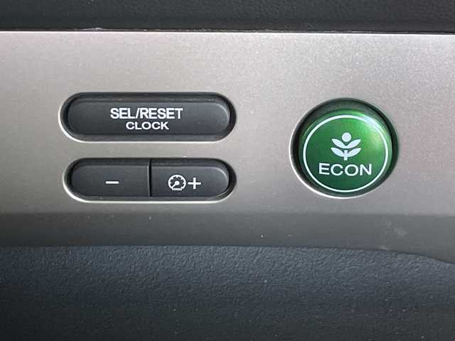 ホンダ フリード Gエアロ 神奈川県 2015(平27)年 4.2万km スーパープラチナメタリック 純正7インチナビ/車線逸脱警報/革ステアリング/バックカメラ/ハーフレザーシート/両側パワースライドドア/横滑り防止装置/ETC/LEDヘッドライト/オートライト/ウィンカーミラー/電動格納ミラー/純正15インチAW/スマートキー/フロアマット/純正エアロ（サイド・リア）