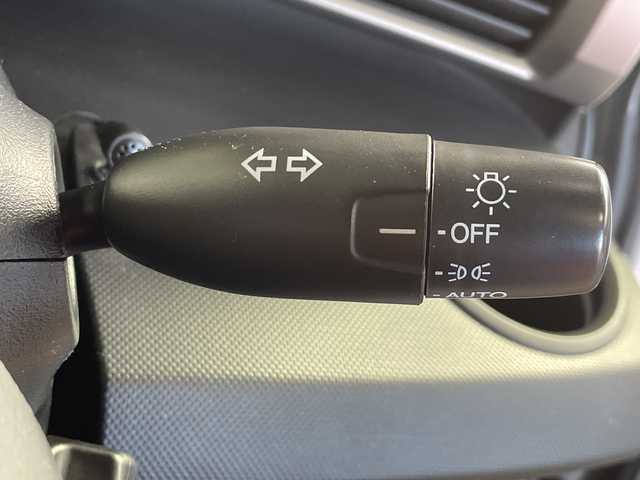 ホンダ フリード Gエアロ 神奈川県 2015(平27)年 4.2万km スーパープラチナメタリック 純正7インチナビ/車線逸脱警報/革ステアリング/バックカメラ/ハーフレザーシート/両側パワースライドドア/横滑り防止装置/ETC/LEDヘッドライト/オートライト/ウィンカーミラー/電動格納ミラー/純正15インチAW/スマートキー/フロアマット/純正エアロ（サイド・リア）