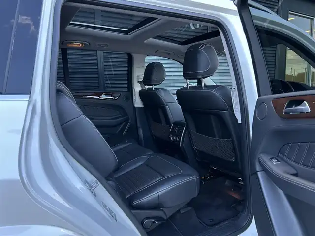 メルセデス・ベンツ ＧＬＳ３５０ｄ 4マチックスポーツ 茨城県 2016(平28)年 5.5万km ダイヤモンドホワイト パノラマSR /harman/kardon /360度カメラ /RSP /ACC /LKA /BSA /黒革 /全席シ-トヒ-タ- /M付PWシ-ト /PWテ-ルゲ-ト /保温・保冷機能付きカップホルダ- /ナビ /12セグ /BT /USB /CarPlay /LED /パドルシフト /ETC /前後ドラレコ /禁煙車