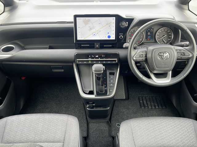 トヨタ ヴォクシー S－G 道東・釧路十勝 2023(令5)年 4.5万km ホワイトパールクリスタルシャイン ・4WD/・純正ディスプレイオーディオ/（ナビ BT CD DVD USB HDMI TV）/・両側パワースライドドア/・バックカメラ /・トヨタセーフティセンス/・プリクラッシュセーフティ/・レーントレーシングアシスト/・レーダークルーズコントロール/・ロードサインアシスト/・ドライバー異常時対応システム/・パーキングサポートブレーキ/・クリアランスソナー/・横滑り防止装置/・ビルトインETC2.0/・ステアリングスイッチ/・社外フロアマット/・電動格納ミラー/・LEDヘッドライト/・オートライト/・オートマチックハイビーム/・スマートキー/・スペアキー/・保証書/・取扱説明書