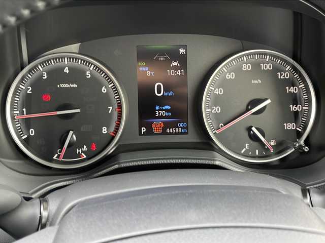 トヨタ ヴォクシー S－G 道東・釧路十勝 2023(令5)年 4.5万km ホワイトパールクリスタルシャイン ・4WD/・純正ディスプレイオーディオ/（ナビ BT CD DVD USB HDMI TV）/・両側パワースライドドア/・バックカメラ /・トヨタセーフティセンス/・プリクラッシュセーフティ/・レーントレーシングアシスト/・レーダークルーズコントロール/・ロードサインアシスト/・ドライバー異常時対応システム/・パーキングサポートブレーキ/・クリアランスソナー/・横滑り防止装置/・ビルトインETC2.0/・ステアリングスイッチ/・社外フロアマット/・電動格納ミラー/・LEDヘッドライト/・オートライト/・オートマチックハイビーム/・スマートキー/・スペアキー/・保証書/・取扱説明書