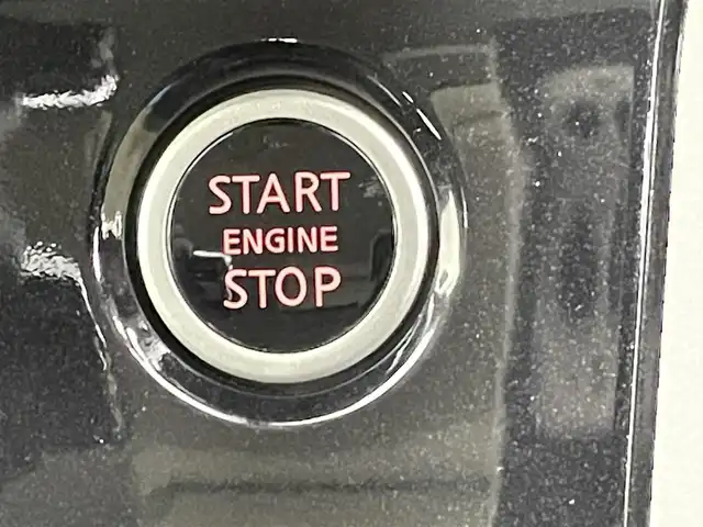 日産 セレナ ハイウェイスター 千葉県 2017(平29)年 6.5万km マルーンレッド 2トーン 禁煙車/エマージェンシーブレーキ/・インテリジェントパーキングアシスト/・プロパイロット/・車線逸脱警報システム/純正9インチメモリナビ/・型番:MM517D-L/・CD/DVD/Bluetooth/フルセグTV/・ビルトインETC/・アラウンドビューモニター/・インテリジェントルームミラー/フリップダウンモニター/両側パワースライドドア/革巻きステアリング/・ステアリングスイッチ/電子パーキング/・ブレーキホールド/左右独立エアコン/純正フロアマット/純正16インチAW/オートライト/・LEDヘッドライト/・フォグランプ