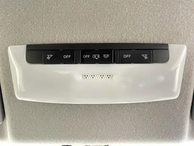 日産 セレナ ハイウェイスター 千葉県 2017(平29)年 6.5万km マルーンレッド 2トーン 禁煙車/エマージェンシーブレーキ/・インテリジェントパーキングアシスト/・プロパイロット/・車線逸脱警報システム/純正9インチメモリナビ/・型番:MM517D-L/・CD/DVD/Bluetooth/フルセグTV/・ビルトインETC/・アラウンドビューモニター/・インテリジェントルームミラー/フリップダウンモニター/両側パワースライドドア/革巻きステアリング/・ステアリングスイッチ/電子パーキング/・ブレーキホールド/左右独立エアコン/純正フロアマット/純正16インチAW/オートライト/・LEDヘッドライト/・フォグランプ