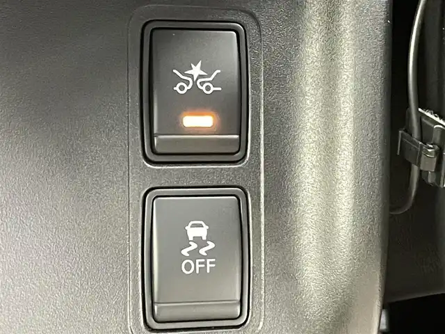 日産 セレナ ハイウェイスター 千葉県 2017(平29)年 6.5万km マルーンレッド 2トーン 禁煙車/エマージェンシーブレーキ/・インテリジェントパーキングアシスト/・プロパイロット/・車線逸脱警報システム/純正9インチメモリナビ/・型番:MM517D-L/・CD/DVD/Bluetooth/フルセグTV/・ビルトインETC/・アラウンドビューモニター/・インテリジェントルームミラー/フリップダウンモニター/両側パワースライドドア/革巻きステアリング/・ステアリングスイッチ/電子パーキング/・ブレーキホールド/左右独立エアコン/純正フロアマット/純正16インチAW/オートライト/・LEDヘッドライト/・フォグランプ