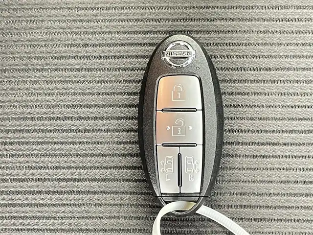 日産 セレナ ハイウェイスター 千葉県 2017(平29)年 6.5万km マルーンレッド 2トーン 禁煙車/エマージェンシーブレーキ/・インテリジェントパーキングアシスト/・プロパイロット/・車線逸脱警報システム/純正9インチメモリナビ/・型番:MM517D-L/・CD/DVD/Bluetooth/フルセグTV/・ビルトインETC/・アラウンドビューモニター/・インテリジェントルームミラー/フリップダウンモニター/両側パワースライドドア/革巻きステアリング/・ステアリングスイッチ/電子パーキング/・ブレーキホールド/左右独立エアコン/純正フロアマット/純正16インチAW/オートライト/・LEDヘッドライト/・フォグランプ