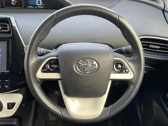 トヨタ プリウス S ツーリングセレクション 青森県 2016(平28)年 6.5万km アティチュードブラックマイカ ワンオーナー/ディーラー純正SDナビ（DSZT-YC4T）/　CD、DVD、SD、BT/フルセグTV/ビルトインETC/レザーシート/シートヒーター（D、N）/バックカメラ/社外15インチAWスタッドレスタイヤ/純正17インチAWサマータイヤ車載/寒冷地仕様/LEDヘッドライト/説明書/保証書/スペアキー×１