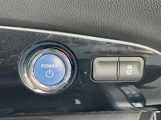 トヨタ プリウス S ツーリングセレクション 青森県 2016(平28)年 6.5万km アティチュードブラックマイカ ワンオーナー/ディーラー純正SDナビ（DSZT-YC4T）/　CD、DVD、SD、BT/フルセグTV/ビルトインETC/レザーシート/シートヒーター（D、N）/バックカメラ/社外15インチAWスタッドレスタイヤ/純正17インチAWサマータイヤ車載/寒冷地仕様/LEDヘッドライト/説明書/保証書/スペアキー×１