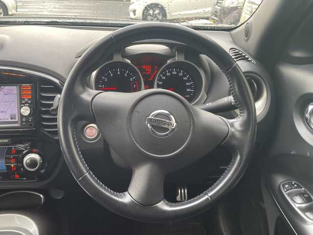 日産 ジューク 16GT 神奈川県 2016(平28)年 4.7万km スーパーブラック 純正SDナビ/スペアキー×１/ETC/前方ドラレコ/純正フロアマット/バックカメラ/オートライト/電動格納ミラー/プッシュスタート