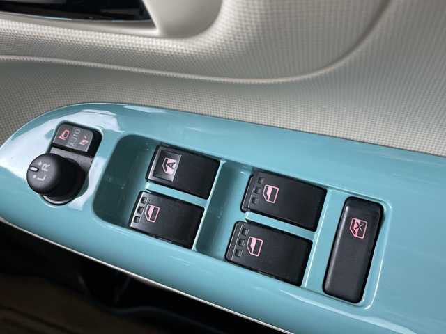 ダイハツ ムーヴ キャンバス G メイクアップ SA Ⅲ 茨城県 2017(平29)年 2.9万km パールホワイトⅢ/ファインミントメタリック 2トーン 純正８型ナビ　パノラミックビューモニター　フルセグＴＶ　衝突被害軽減ブレーキ　スマートキー　プッシュスタート　シートヒーター　アイドリングストップ　両側電動スライドドア　横滑り防止装置　コーナーセンサ