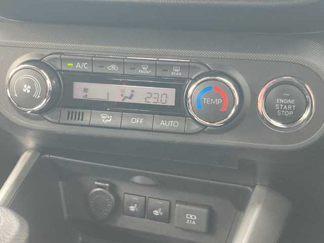 トヨタ ライズ Z 岡山県 2020(令2)年 1.1万km シャイニングホワイトパール 社外メモリナビ　/CN-RE06WD/フルセグTV、CD、DVD、Bluetooth、FM、AM/全方位カメラ/前席シートヒーター/ETC/USB充電/オートライト/LEDヘッドライト/フォグランプ/リアフォグ/レーダークルーズコントロール/スマートアシスト/・先行車発進お知らせ/・ステアリングアシスト/・衝突警報/・車線逸脱警報/・標識認識機能