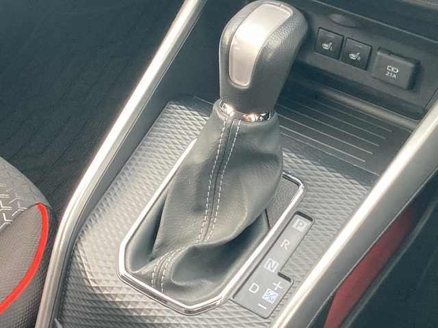 トヨタ ライズ Z 岡山県 2020(令2)年 1.1万km シャイニングホワイトパール 社外メモリナビ　/CN-RE06WD/フルセグTV、CD、DVD、Bluetooth、FM、AM/全方位カメラ/前席シートヒーター/ETC/USB充電/オートライト/LEDヘッドライト/フォグランプ/リアフォグ/レーダークルーズコントロール/スマートアシスト/・先行車発進お知らせ/・ステアリングアシスト/・衝突警報/・車線逸脱警報/・標識認識機能