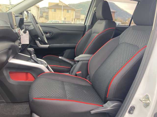 トヨタ ライズ Z 岡山県 2020(令2)年 1.1万km シャイニングホワイトパール 社外メモリナビ　/CN-RE06WD/フルセグTV、CD、DVD、Bluetooth、FM、AM/全方位カメラ/前席シートヒーター/ETC/USB充電/オートライト/LEDヘッドライト/フォグランプ/リアフォグ/レーダークルーズコントロール/スマートアシスト/・先行車発進お知らせ/・ステアリングアシスト/・衝突警報/・車線逸脱警報/・標識認識機能