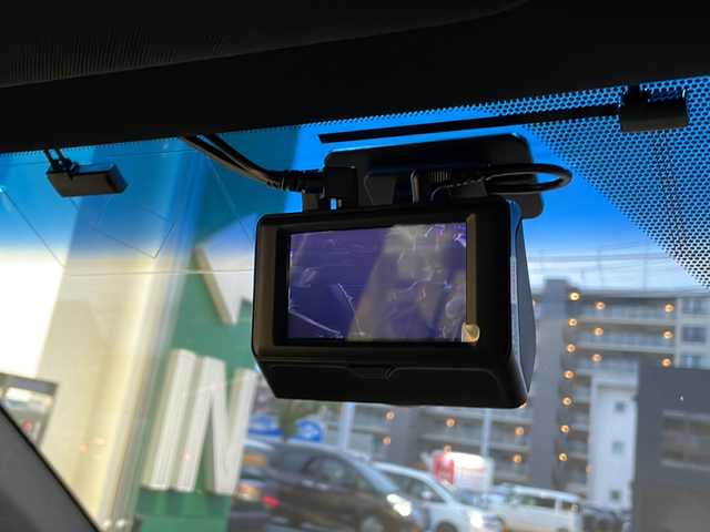 トヨタ ハリアー プレミアム 高知県 2014(平26)年 6.8万km ブラック ナビ/・Bluetooth/・CD/DVD/・フルセグTV/ETC/前後ドラレコ/パワーバックドア/黒革シート/パワーシート/クルーズコントロール/シートヒーター/LEDヘッドライト/オートマチックハイビーム/プッシュスタート