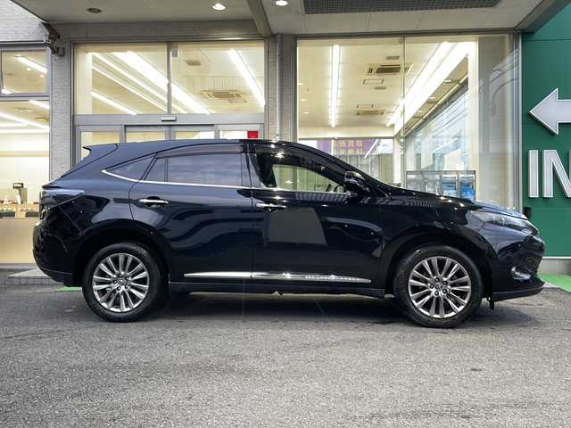 トヨタ ハリアー プレミアム 高知県 2014(平26)年 6.8万km ブラック ナビ/・Bluetooth/・CD/DVD/・フルセグTV/ETC/前後ドラレコ/パワーバックドア/黒革シート/パワーシート/クルーズコントロール/シートヒーター/LEDヘッドライト/オートマチックハイビーム/プッシュスタート