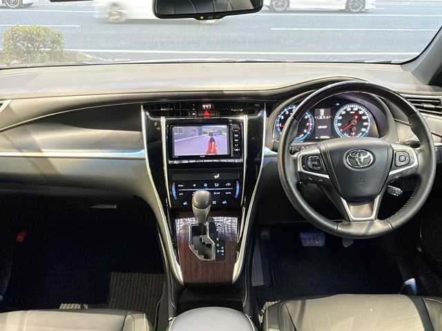 トヨタ ハリアー プレミアム 高知県 2014(平26)年 6.8万km ブラック ナビ/・Bluetooth/・CD/DVD/・フルセグTV/ETC/前後ドラレコ/パワーバックドア/黒革シート/パワーシート/クルーズコントロール/シートヒーター/LEDヘッドライト/オートマチックハイビーム/プッシュスタート