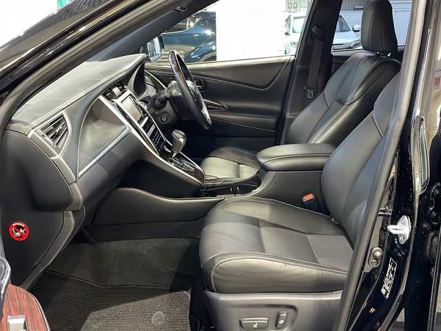 トヨタ ハリアー プレミアム 高知県 2014(平26)年 6.8万km ブラック ナビ/・Bluetooth/・CD/DVD/・フルセグTV/ETC/前後ドラレコ/パワーバックドア/黒革シート/パワーシート/クルーズコントロール/シートヒーター/LEDヘッドライト/オートマチックハイビーム/プッシュスタート