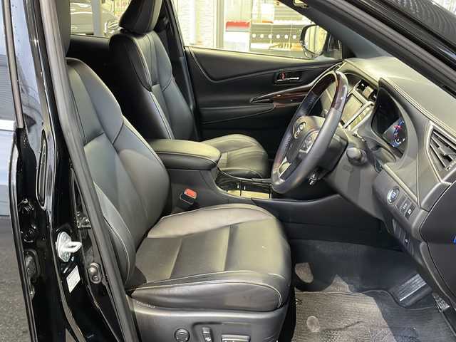 トヨタ ハリアー プレミアム 高知県 2014(平26)年 6.8万km ブラック ナビ/・Bluetooth/・CD/DVD/・フルセグTV/ETC/前後ドラレコ/パワーバックドア/黒革シート/パワーシート/クルーズコントロール/シートヒーター/LEDヘッドライト/オートマチックハイビーム/プッシュスタート