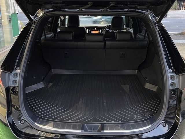 トヨタ ハリアー プレミアム 高知県 2014(平26)年 6.8万km ブラック ナビ/・Bluetooth/・CD/DVD/・フルセグTV/ETC/前後ドラレコ/パワーバックドア/黒革シート/パワーシート/クルーズコントロール/シートヒーター/LEDヘッドライト/オートマチックハイビーム/プッシュスタート