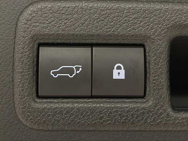 レクサス ＮＸ 300h Fスポーツ 熊本県 2019(令1)年 4万km ホワイトノーヴァガラスフレーク 禁煙車/ナビ/（SD/CD/Bluetooth/USB/フルセグテレビ）/左サイド・バックカメラ/レーダークルーズコントロール/レーンキープアシスト/ブラインドスポットモニター/黒革シート/シートベンチレーション/前席パワーシート/ドライブ席シートメモリ/LEDライト/オートライト/シーケンシャルウィンカー/パワーバックドア/スペアキー/カードキー/取扱説明書/保証書