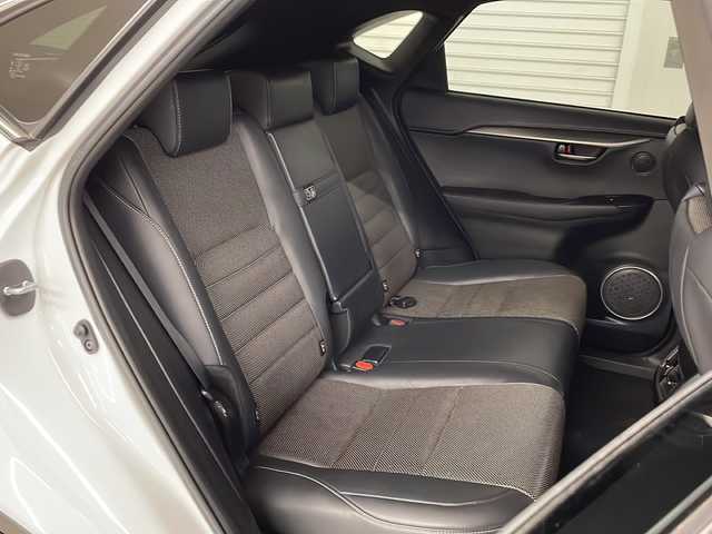 レクサス ＮＸ 300h Fスポーツ 熊本県 2019(令1)年 4万km ホワイトノーヴァガラスフレーク 禁煙車/ナビ/（SD/CD/Bluetooth/USB/フルセグテレビ）/左サイド・バックカメラ/レーダークルーズコントロール/レーンキープアシスト/ブラインドスポットモニター/黒革シート/シートベンチレーション/前席パワーシート/ドライブ席シートメモリ/LEDライト/オートライト/シーケンシャルウィンカー/パワーバックドア/スペアキー/カードキー/取扱説明書/保証書