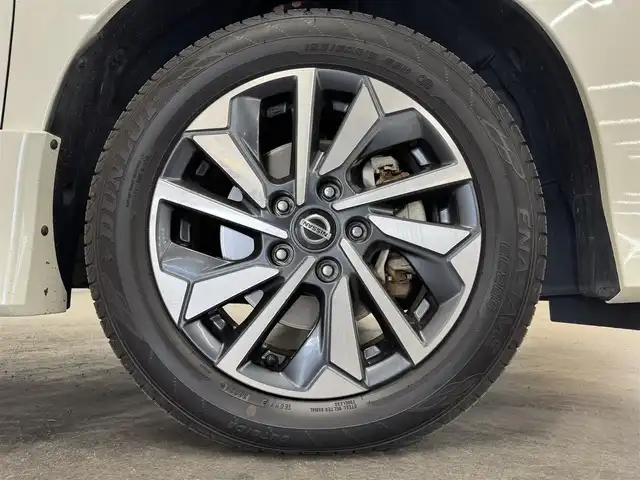 日産 セレナ ハイウェイスター 三重県 2020(令2)年 4.9万km ブリリアントホワイトパール S-HYBRID/FF/インパネCVT/純正 10インチナビ MM519D-L/（iPod/SD/FM/AM/TV/USB/Bluetooth/CD/DVD/Blu-ray/MUSIC STOCKER/ドラレコ）/純正 11インチ 後席モニター/インテリジェント アラウンドビューモニター（移動物検知機能付）*1/両側ハンズフリースライドドア/ドライブレコーダー 前後 ナビ連動/ビルトイン ETC2.0/安全装備/【OP】セーフティパックB*/・インテリジェント エマージェンシーブレーキ/・インテリジェント FCW（前方衝突予測警報）/・インテリジェント LI/・インテリジェント DA（ふらつき警報）/・プロパイロット*/・インテリジェント BSI（後側方衝突防止支援システム）＋BSW（後側方車両検知警報）/・RCTA（後退時車両検知警報）/・踏み間違い衝突防止アシスト/・標識検知機能（進入禁止、最高速度、一時停止）/・フロント&バックソナー/装備/【内装色】グレージュ［Z］/・オートライト/・LEDヘッドランプ＋フロントフォグランプ/・ハイビームアシスト/・電動パーキングブレーキ*/・オートブレーキホールド*/・純正16inAW/・保/取/ナビ取/・予備インテリキーx1/*…セーフティパックBに含む