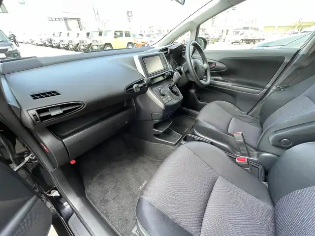 トヨタ ウィッシュ 1．8A 道央・札幌 2012(平24)年 11.5万km ブラック ・4WD/・寒冷地仕様/・純正ナビ/　BT/CD/DVD/SD/AUX/ワンセグ/・社外ETC/・横滑り防止/・Ecomode/・プッシュスタート/・スマートキー/・MTモード付/・純正フロアマット/・社外スタッドレスAW15インチ/・社外夏AW積込（215/45/R17）/・ステアリングカバー