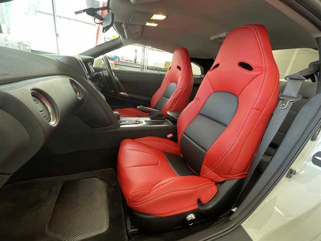 日産 ＧＴ－Ｒ プレミアムエディション 千葉県 2008(平20)年 4.2万km ホワイトパール 外部検査済み/アミューズチタンマフラー/ニスモスポーツリセッティング搭載/ブレンボブレーキ/BOSEサウンド/純正20インチアルミアルミホイール/クルーズコントロール/ハーフレザーシート/ヒートシーター/パワーシート/革巻きステアリング/純正メHDDナビ/・Bluetooth/USB/DVD/ラジオ/ETC/保証書/取扱説明書/R5.3.1/H29.27.25.23.21.20ディーラー整備記録簿