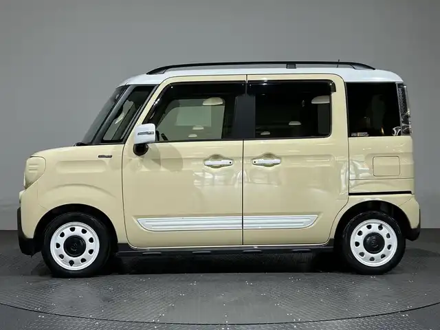 スズキ スペーシア ギア マイスタイル 愛媛県 2022(令4)年 5万km シフォンアイボリーメタリック ・８型ナビ（フルセグＴＶ・ＢＴ・ＣＤ・ＤＶＤ・ＦＭ・ＡＭ・ＳＤ・ＵＳＢ）/・ＥＴＣ　/・前後ドラレコ　/・両側電動ドア　/・レーダークルーズコントロール　/・レーンキープアシスト　/・衝突軽減ブレーキ　/・ＤＮ席シートヒーター/・前後コーナーセンサー/・USB充電/・サーキュレーター/・スペアキー