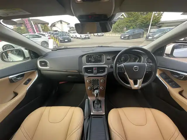ボルボ Ｖ４０ D4 インスクリプション 栃木県 2016(平28)年 6.1万km パール 茶レザーシート /パワーシート /シートヒーター /Harman/Kardon/ナビ/フルセグ/バックカメラ/ETC/バックソナー /LEDヘッドライト/オートライト/BLIS/レーンキープアシスト/スマートキー/パドルシフト