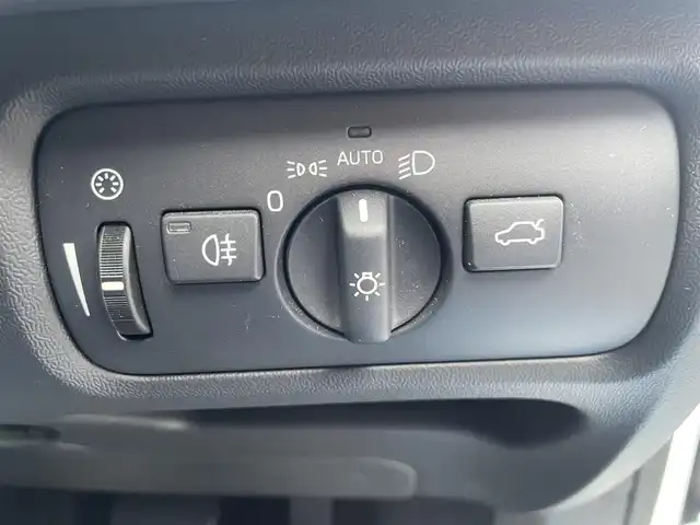 ボルボ Ｖ４０ D4 インスクリプション 栃木県 2016(平28)年 6.1万km パール 茶レザーシート /パワーシート /シートヒーター /Harman/Kardon/ナビ/フルセグ/バックカメラ/ETC/バックソナー /LEDヘッドライト/オートライト/BLIS/レーンキープアシスト/スマートキー/パドルシフト