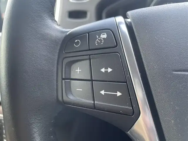 ボルボ Ｖ４０ D4 インスクリプション 栃木県 2016(平28)年 6.1万km パール 茶レザーシート /パワーシート /シートヒーター /Harman/Kardon/ナビ/フルセグ/バックカメラ/ETC/バックソナー /LEDヘッドライト/オートライト/BLIS/レーンキープアシスト/スマートキー/パドルシフト