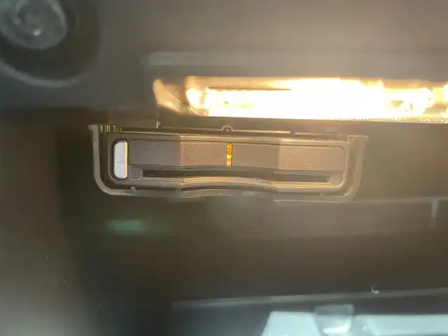 ボルボ Ｖ４０ D4 インスクリプション 栃木県 2016(平28)年 6.1万km パール 茶レザーシート /パワーシート /シートヒーター /Harman/Kardon/ナビ/フルセグ/バックカメラ/ETC/バックソナー /LEDヘッドライト/オートライト/BLIS/レーンキープアシスト/スマートキー/パドルシフト