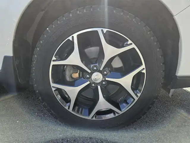 スバル フォレスター 2．0XT アイサイト 長崎県 2013(平25)年 2.7万km サテンホワイトパール 〇４WD/〇社外ナビ/〇フルセグTV/〇パワーバックドア/〇バックカメラ/〇ビルトインETC/〇ドライブレコーダー/〇全車速追従機能付レーダークルーズコントロール/〇アイサイトVer2/〇SRSエアバッグ/〇ターボ/〇左右独立温度調整オートエアコン/〇革巻きステアリングホイール/〇パドルシフト/〇合皮コンビシート/〇パワーシート/シートヒーター/〇純正18インチアルミホイール/〇ルーフレール/〇キーレスアクセス/プッシュスタート/〇禁煙車