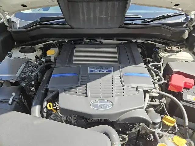 スバル フォレスター 2．0XT アイサイト 長崎県 2013(平25)年 2.7万km サテンホワイトパール 〇４WD/〇社外ナビ/〇フルセグTV/〇パワーバックドア/〇バックカメラ/〇ビルトインETC/〇ドライブレコーダー/〇全車速追従機能付レーダークルーズコントロール/〇アイサイトVer2/〇SRSエアバッグ/〇ターボ/〇左右独立温度調整オートエアコン/〇革巻きステアリングホイール/〇パドルシフト/〇合皮コンビシート/〇パワーシート/シートヒーター/〇純正18インチアルミホイール/〇ルーフレール/〇キーレスアクセス/プッシュスタート/〇禁煙車
