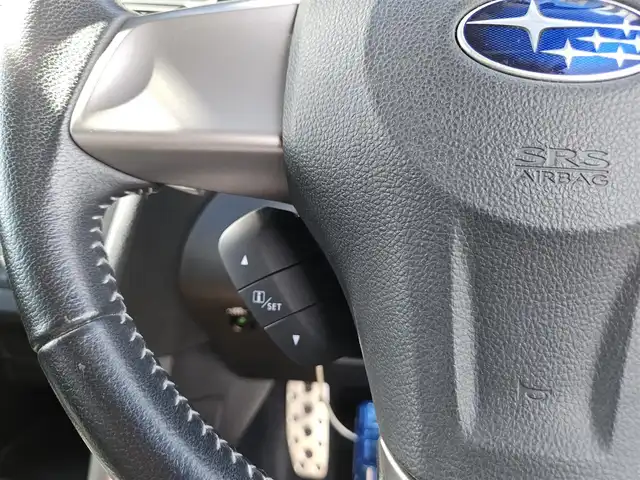スバル フォレスター 2．0XT アイサイト 長崎県 2013(平25)年 2.7万km サテンホワイトパール 〇４WD/〇社外ナビ/〇フルセグTV/〇パワーバックドア/〇バックカメラ/〇ビルトインETC/〇ドライブレコーダー/〇全車速追従機能付レーダークルーズコントロール/〇アイサイトVer2/〇SRSエアバッグ/〇ターボ/〇左右独立温度調整オートエアコン/〇革巻きステアリングホイール/〇パドルシフト/〇合皮コンビシート/〇パワーシート/シートヒーター/〇純正18インチアルミホイール/〇ルーフレール/〇キーレスアクセス/プッシュスタート/〇禁煙車