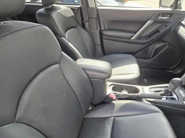 スバル フォレスター 2．0XT アイサイト 長崎県 2013(平25)年 2.7万km サテンホワイトパール 〇４WD/〇社外ナビ/〇フルセグTV/〇パワーバックドア/〇バックカメラ/〇ビルトインETC/〇ドライブレコーダー/〇全車速追従機能付レーダークルーズコントロール/〇アイサイトVer2/〇SRSエアバッグ/〇ターボ/〇左右独立温度調整オートエアコン/〇革巻きステアリングホイール/〇パドルシフト/〇合皮コンビシート/〇パワーシート/シートヒーター/〇純正18インチアルミホイール/〇ルーフレール/〇キーレスアクセス/プッシュスタート/〇禁煙車