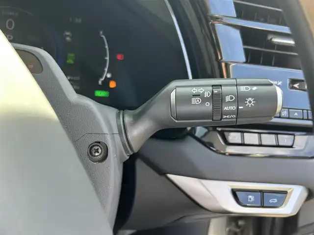 レクサス ＲＸ 450h+ バージョンL 愛知県 2023(令5)年 6.4万km ソニックチタニウム 4WD/パノラマルーフ/純正14型ナビ/フルセグTV/BT/HDMI/ハンズフリーパワーバックドア/パノラミックビューモニター/ビルトインETC2.0/前後ドライブレコーダー/レーダークルーズコントロール/クリアランスソナー/セーフティシステムプラス/・プリクラッシュセーフティ/・レーンディパーチャーアラート/・レーントレーシングアシスト/・レーンチェンジアシスト/・アダプティブハイビームシステム/・ロードサインアシスト/レクサスチームメイト/ブラインドスポットモニター/前後パーキングサポートブレーキ/デジタルインナーミラー/3連フルLEDヘッドランプ/本木製/革巻きコンビステアリング/ステアリングヒーター/ホワイトセミアニリン革シート/全席シートヒーター/ベンチレーション/前席パワーシート/ポジションメモリー/シルバールーフレール/純正21インチアルミホイール