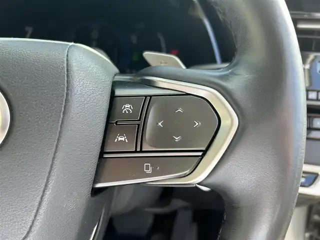 レクサス ＲＸ 450h+ バージョンL 愛知県 2023(令5)年 6.4万km ソニックチタニウム 4WD/パノラマルーフ/純正14型ナビ/フルセグTV/BT/HDMI/ハンズフリーパワーバックドア/パノラミックビューモニター/ビルトインETC2.0/前後ドライブレコーダー/レーダークルーズコントロール/クリアランスソナー/セーフティシステムプラス/・プリクラッシュセーフティ/・レーンディパーチャーアラート/・レーントレーシングアシスト/・レーンチェンジアシスト/・アダプティブハイビームシステム/・ロードサインアシスト/レクサスチームメイト/ブラインドスポットモニター/前後パーキングサポートブレーキ/デジタルインナーミラー/3連フルLEDヘッドランプ/本木製/革巻きコンビステアリング/ステアリングヒーター/ホワイトセミアニリン革シート/全席シートヒーター/ベンチレーション/前席パワーシート/ポジションメモリー/シルバールーフレール/純正21インチアルミホイール