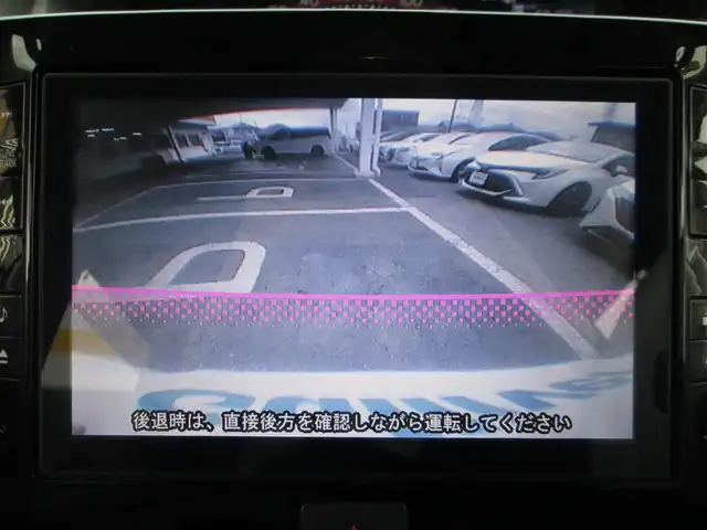 ダイハツ タント X SAⅡ 千葉県 2015(平27)年 5.1万km コットンアイボリー ワンオーナー/純正8型ナビ、フルセグTV(キャンセラー有)/バックカメラ/純正オーディオ【DVD/CD/BT/SD/USB】/片側パワースライドドア/LEDヘッドライト/ナビ連動ステアリングスイッチ/アイドリングストップ/社外前後ドライブレコーダー/スペアキー/取扱説明書/ナビ取扱説明書/新車時保証書/ダイハツ整備記録簿(H28/29/30/R2/4/5/6)