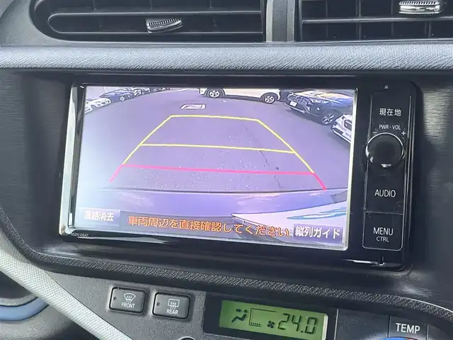 トヨタ アクア S 島根県 2014(平26)年 15.6万km ディープアメジストマイカメタリック 純正ナビ　/DVD再生　/Bluetooth　/バックカメラ　/ビルトインETC/前席シートヒーター　/横滑り防止装置　/プッシュスタート　/スマートキー　/純正フロアマット　/保証書　/取扱説明書