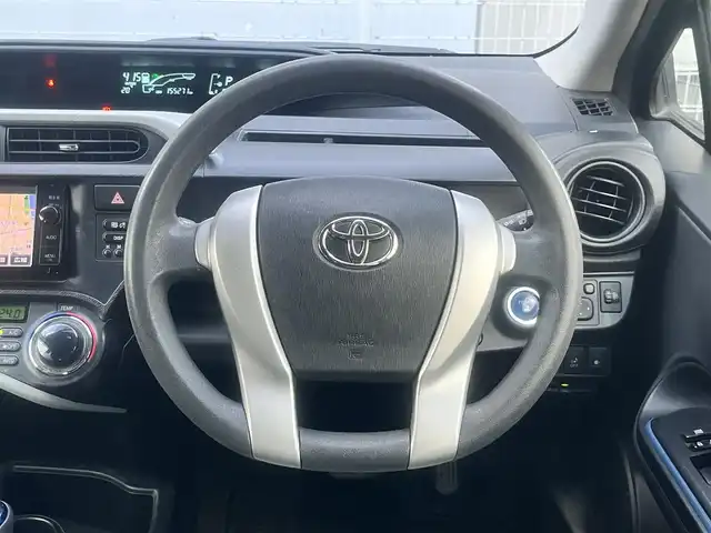 トヨタ アクア S 島根県 2014(平26)年 15.6万km ディープアメジストマイカメタリック 純正ナビ　/DVD再生　/Bluetooth　/バックカメラ　/ビルトインETC/前席シートヒーター　/横滑り防止装置　/プッシュスタート　/スマートキー　/純正フロアマット　/保証書　/取扱説明書