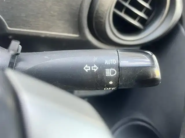 トヨタ アクア S 島根県 2014(平26)年 15.6万km ディープアメジストマイカメタリック 純正ナビ　/DVD再生　/Bluetooth　/バックカメラ　/ビルトインETC/前席シートヒーター　/横滑り防止装置　/プッシュスタート　/スマートキー　/純正フロアマット　/保証書　/取扱説明書