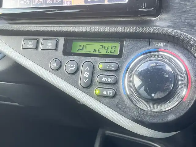 トヨタ アクア S 島根県 2014(平26)年 15.6万km ディープアメジストマイカメタリック 純正ナビ　/DVD再生　/Bluetooth　/バックカメラ　/ビルトインETC/前席シートヒーター　/横滑り防止装置　/プッシュスタート　/スマートキー　/純正フロアマット　/保証書　/取扱説明書