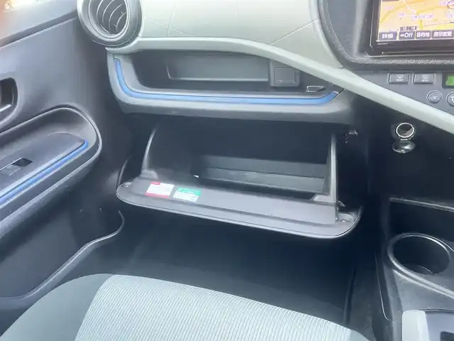 トヨタ アクア S 島根県 2014(平26)年 15.6万km ディープアメジストマイカメタリック 純正ナビ　/DVD再生　/Bluetooth　/バックカメラ　/ビルトインETC/前席シートヒーター　/横滑り防止装置　/プッシュスタート　/スマートキー　/純正フロアマット　/保証書　/取扱説明書