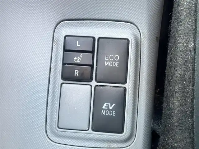 トヨタ アクア S 島根県 2014(平26)年 15.6万km ディープアメジストマイカメタリック 純正ナビ　/DVD再生　/Bluetooth　/バックカメラ　/ビルトインETC/前席シートヒーター　/横滑り防止装置　/プッシュスタート　/スマートキー　/純正フロアマット　/保証書　/取扱説明書